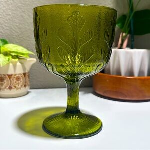 Gorgeous FTD 1975 Vintage Stamped Oak Leaf Seaweed Goblet Avocado Green Glass